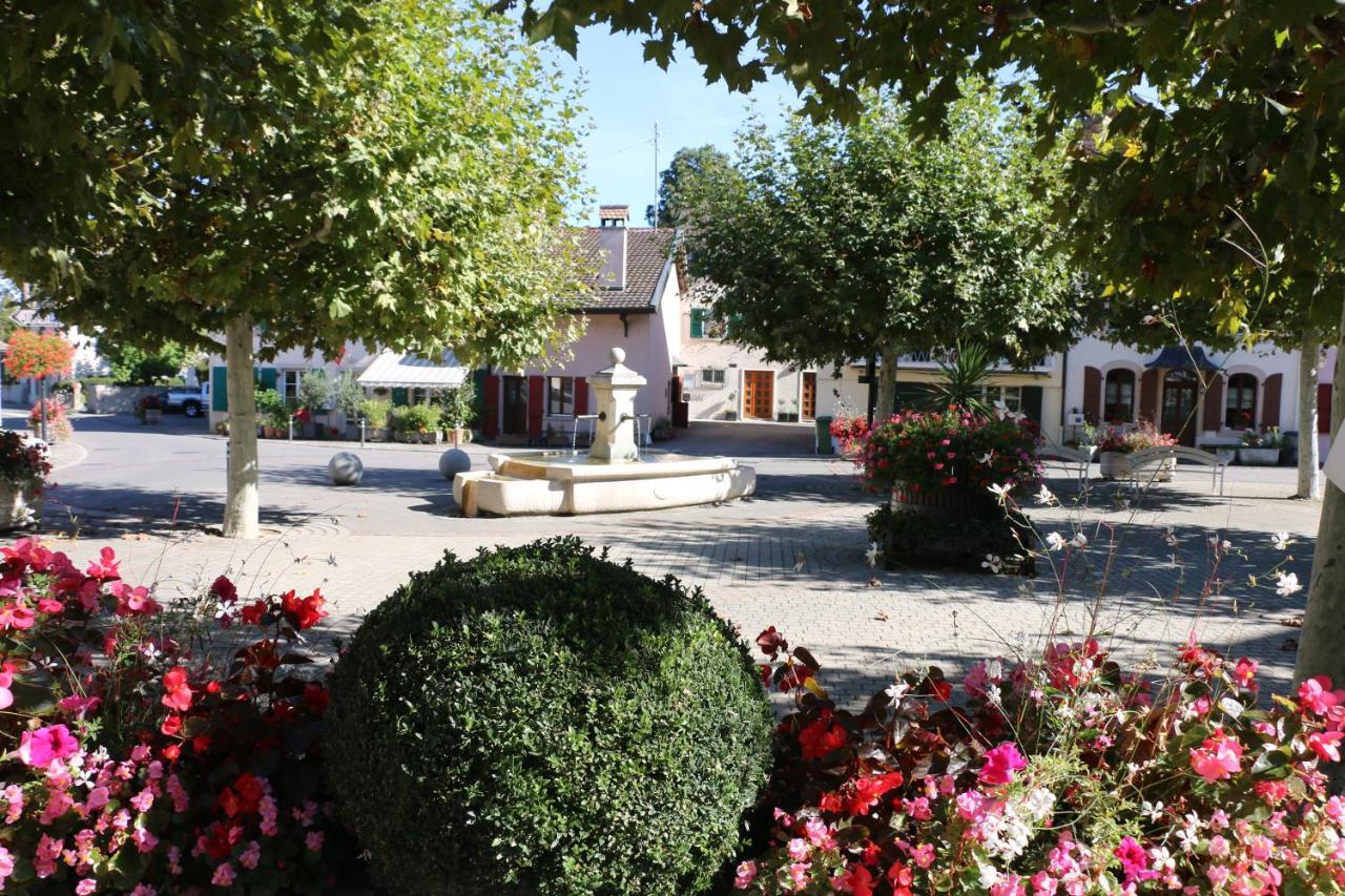 Auberge Au Lion D'Or Tannay Exterior foto